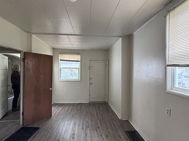 241 N Hayes Ave — Photo 21