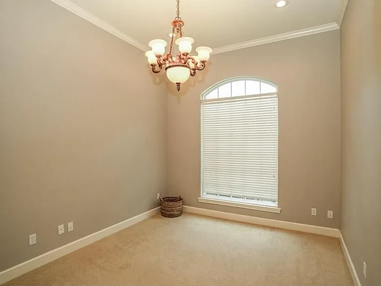 7001 Shadow Brooke St — Photo 23