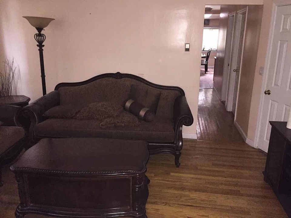 1st image of 4836 206th St