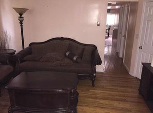 4836 206th St, Oakland Gardens, NY 11364