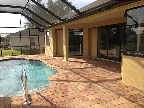 4th image of 829 Rotonda Cir