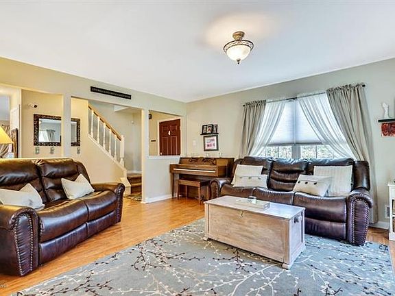5th image of 811 France Ct