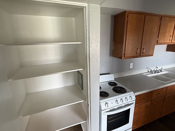 2nd image of 3151 Northwood Ave APT 23