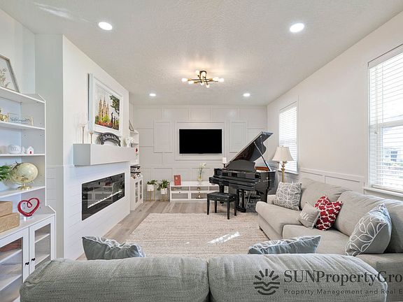 3rd image of 4694 W Firmont Dr