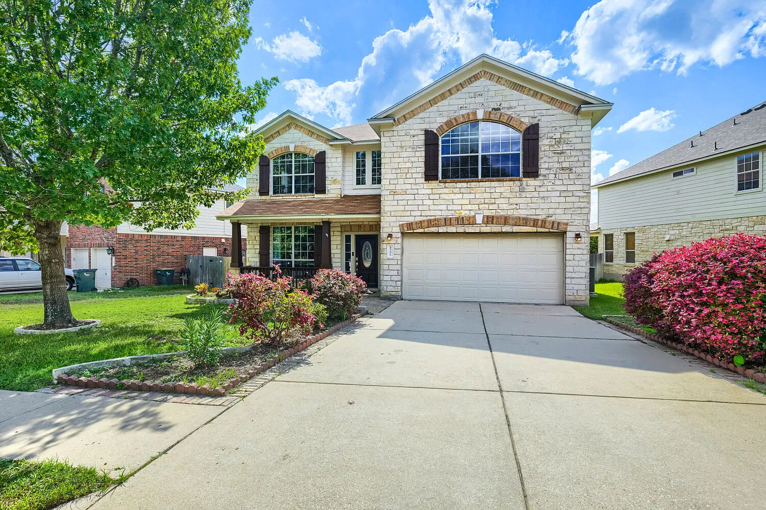 4 bed, 2881 sqft, $7,744 — Photo 1