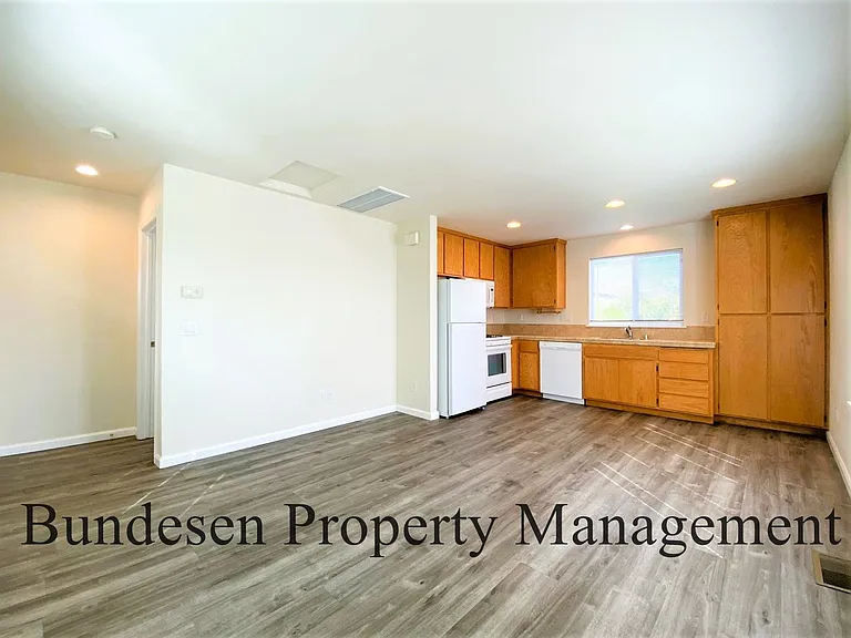 747 Fresno Ave — Photo 8