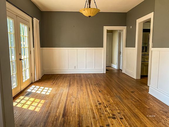 4th image of 43 Sunnyside Dr