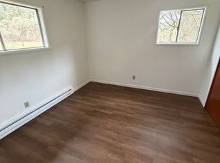 23769 Woods Creek Rd, Philomath, OR 97370