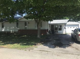 127 S Spring St, Paxton, IL 60957