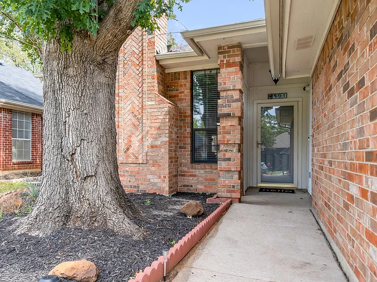 501 Kelley Ct — Photo 18