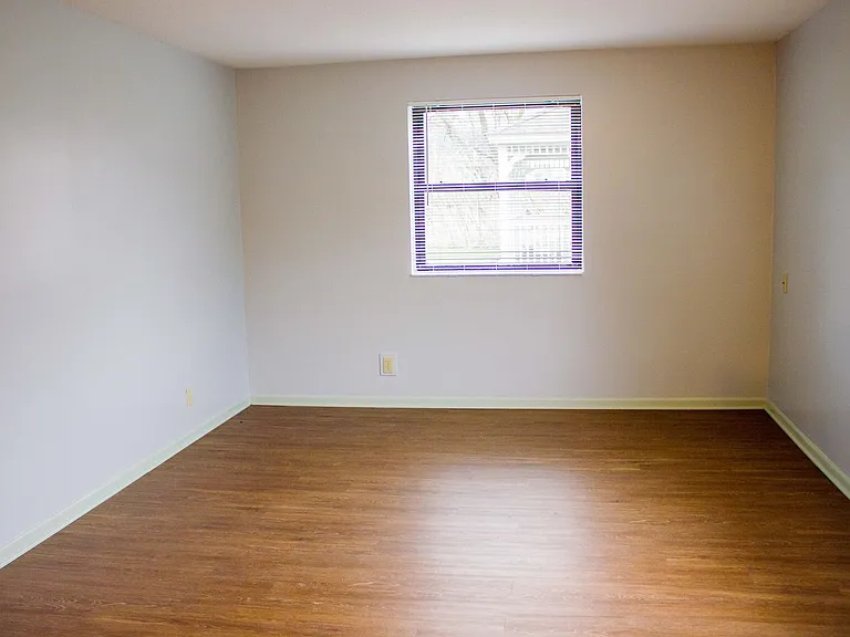 2430 Q St — Photo 10