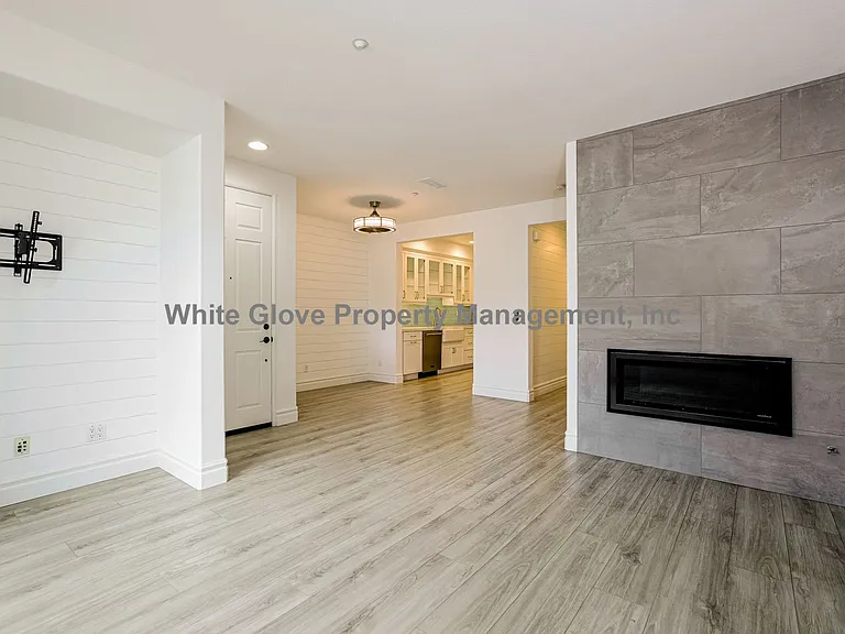 3 Elmhurst St — Photo 4