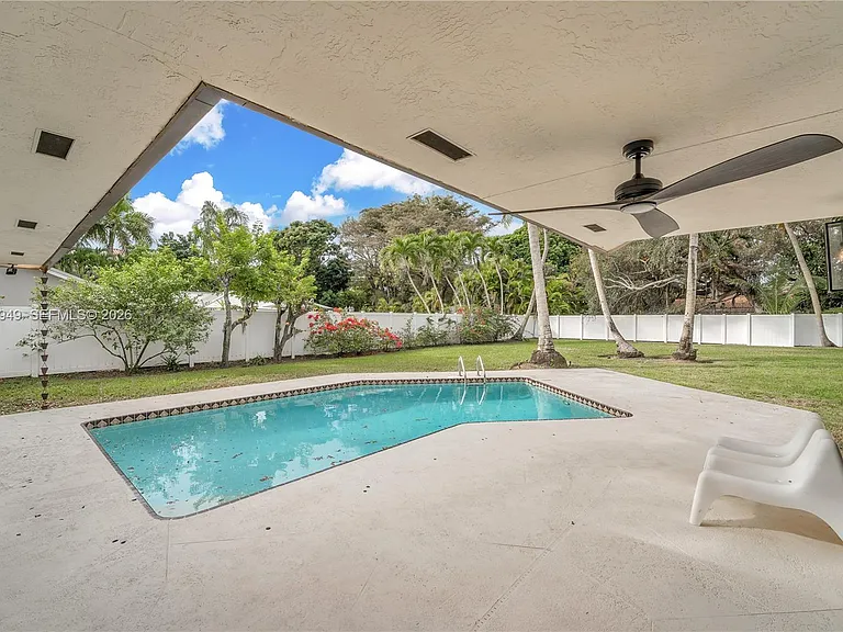 10330 SW 58th Ct — Photo 2