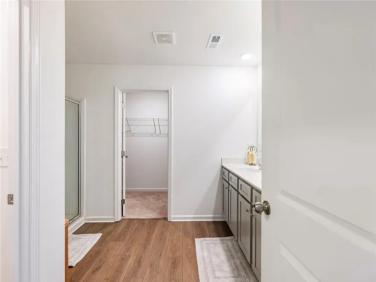 680 Groover St — Photo 24