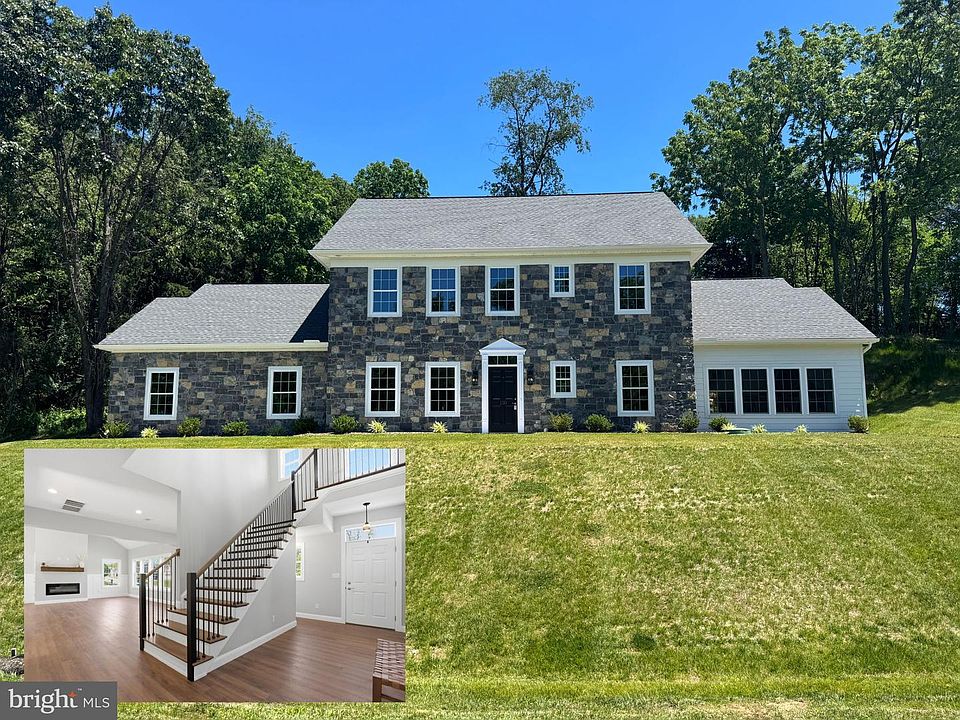 1st image of 130 Woodbriar Dr