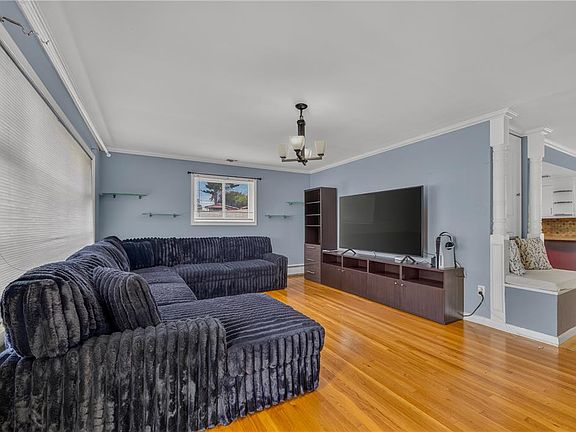 5th image of 831 W Juniata St
