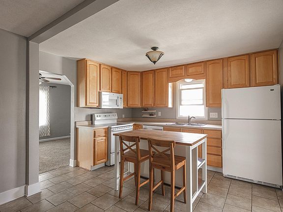 4th image of 6960 Townsend Ave