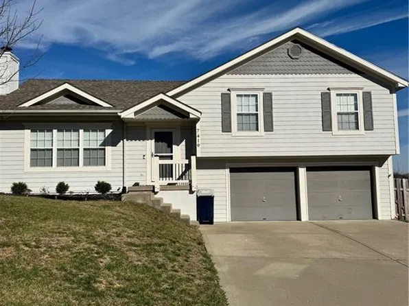 7419 N Hickory St, Kansas City, MO 64118