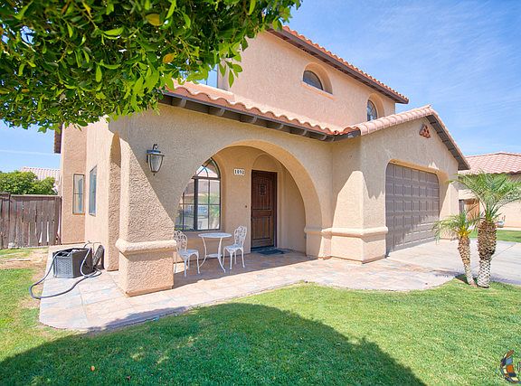 4th image of 1098 Manzanita Dr