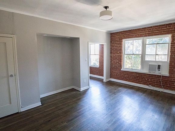 3rd image of 729 S Saint Andrews Pl APT 303