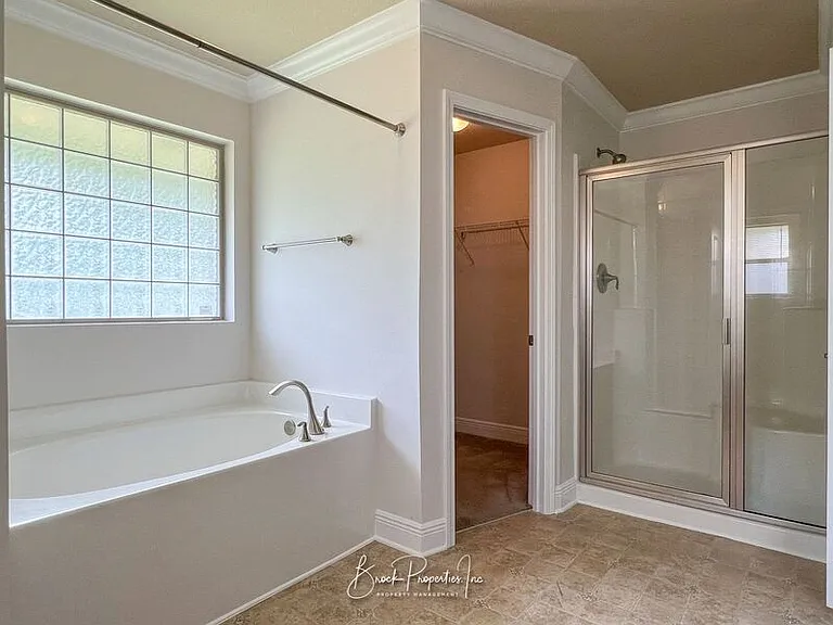 2080 Stennis Dr — Photo 23