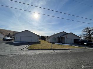 707-705 W Commercial Ave, Dayton, WA 99328