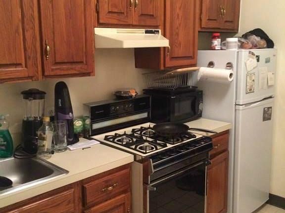 3rd image of 209 W 80th St #6D