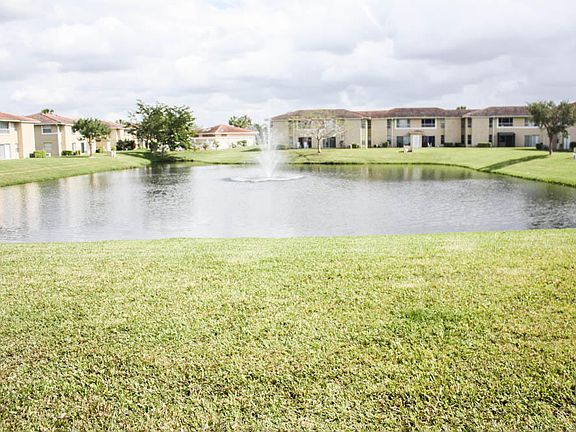 2nd image of 921 Twin Lakes Drive #C-3