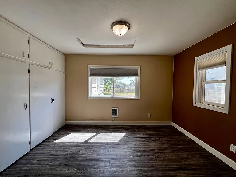 418 S 17th Ave — Photo 8