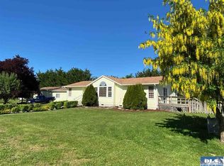 62 Clover Ln, Sequim, WA 98382