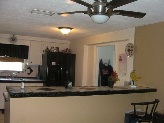 3rd image of 4033 Baden Dr
