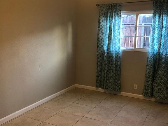 3rd image of 33140 Olive St APT 5