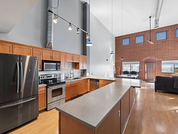 2nd image of 424 S 2nd St Unit 402