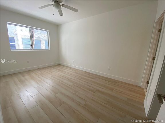 5th image of 942 N Michigan Ave #5
