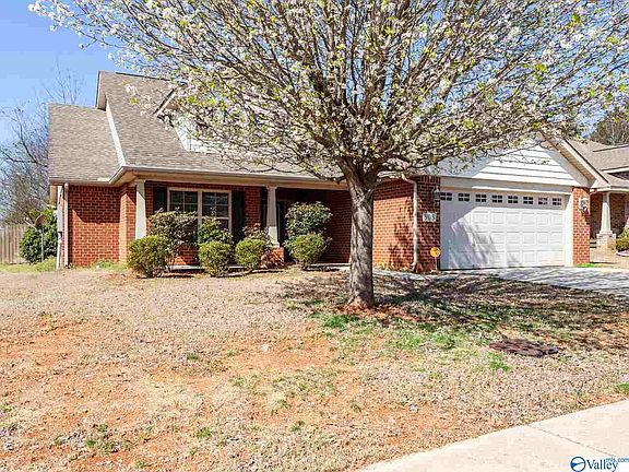 5th image of 305 Dovington Dr