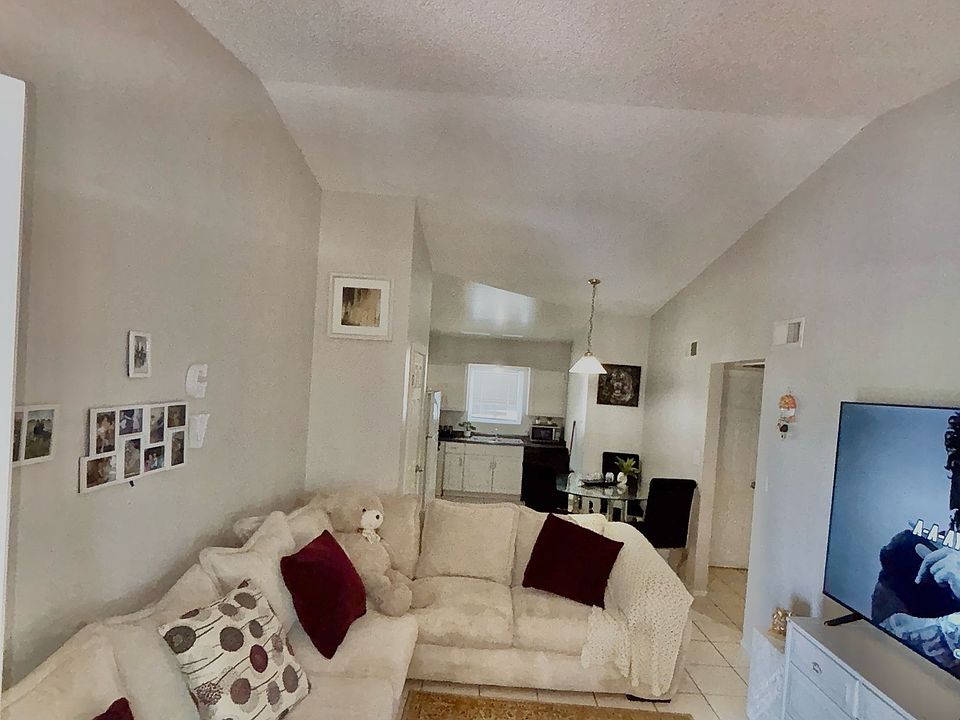 1st image of 1710 E 5th Ave APT 202