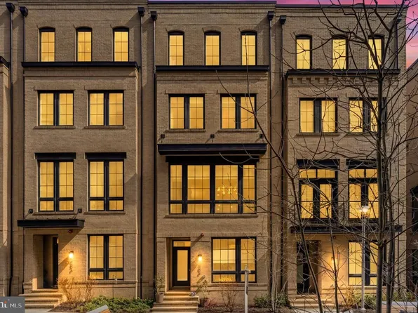 1878 Easterly Rd, Reston, VA 20190