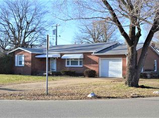 710 Wallace Ave, Sikeston, MO 63801