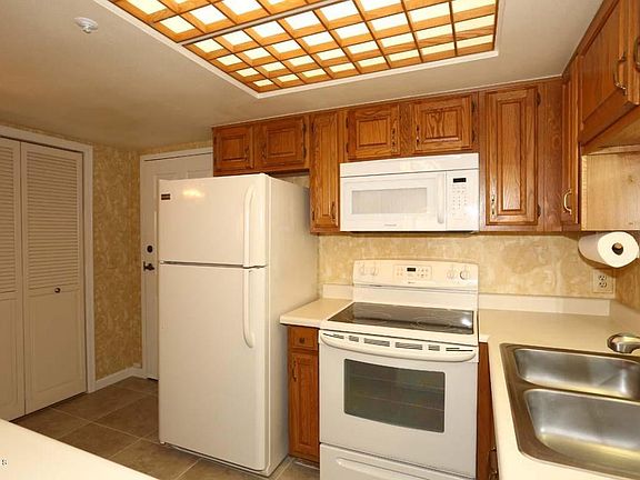 4th image of 10330 W Thunderbird Blvd APT C326