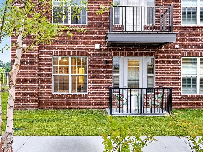 Borough 33 Apartments — Photo 42