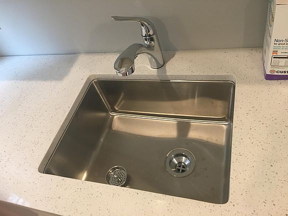 4th image of 4415 N Drake Ave #1F