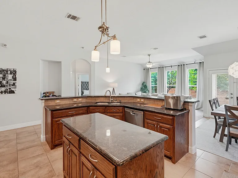 2504 Maple Stream Dr — Photo 20