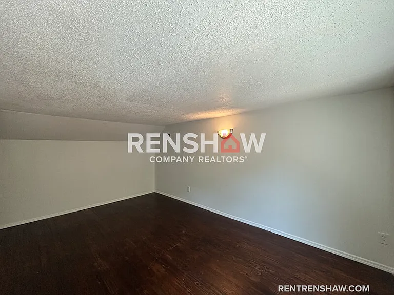 378 N Highland St — Photo 12