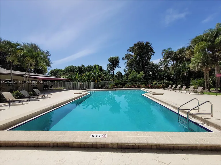 7523 Greenlake Way #C — Photo 37