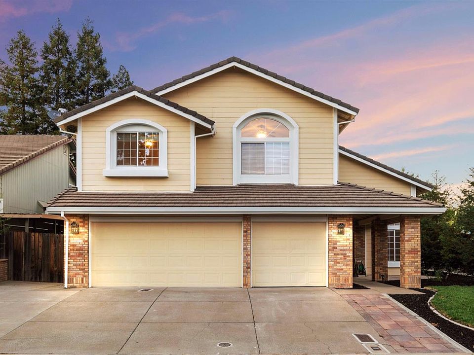1st image of 2302 Heron Ct