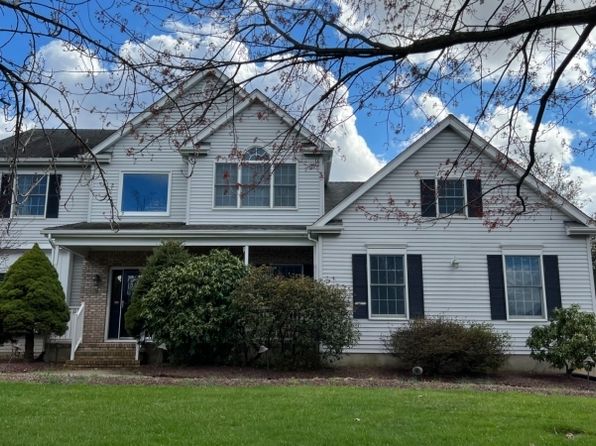 9 Collins Dr