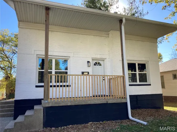 111 W Jefferson St, Auburn, IL 62615