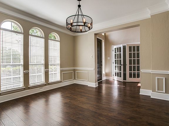 4th image of 2720 Meadow Hills Ln