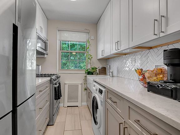 5th image of 69-33 210th St #B