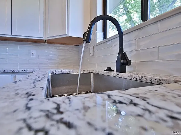 7504 W Quarto Ave — Photo 5